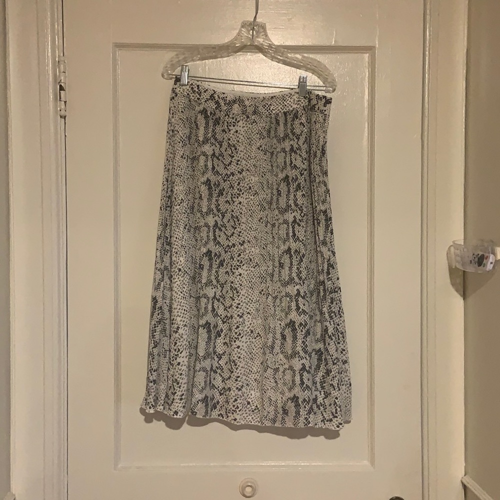 NWT Jcrew midi skirt. Side zipper and fully lined